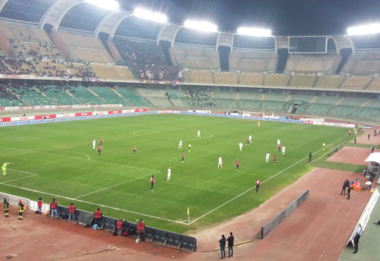 Il Bari affonda tra le mura amiche: la Reggiana vince 2-0