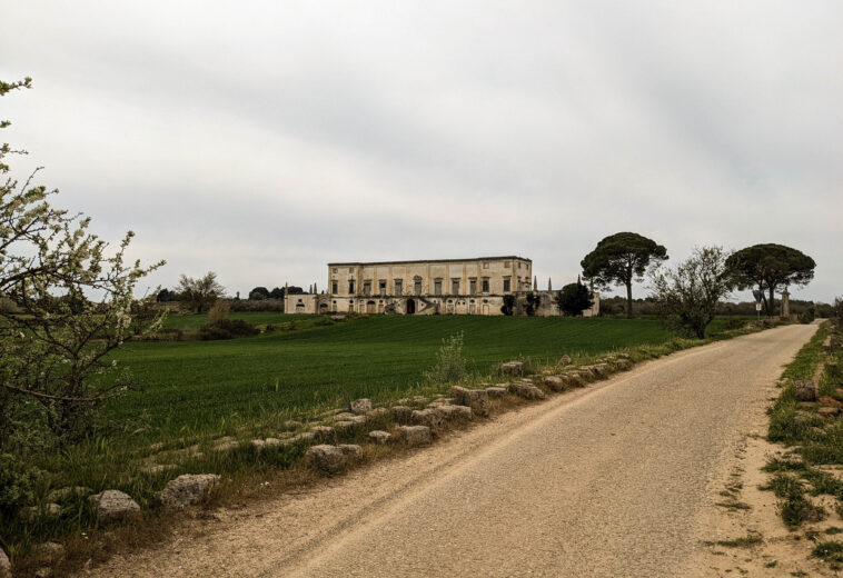 Racconti dalla Puglia abbandonata – La bella e scenografica Villa Cerulli-Bozzicorso