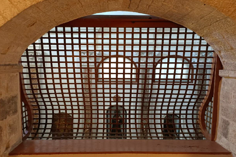Giovinazzo (BA): interventi di restauro del Matroneo ligneo Chiesa ex Monastica “San Giovanni Battista” in uso all’arciconfraternita Maria SS. del Carmine