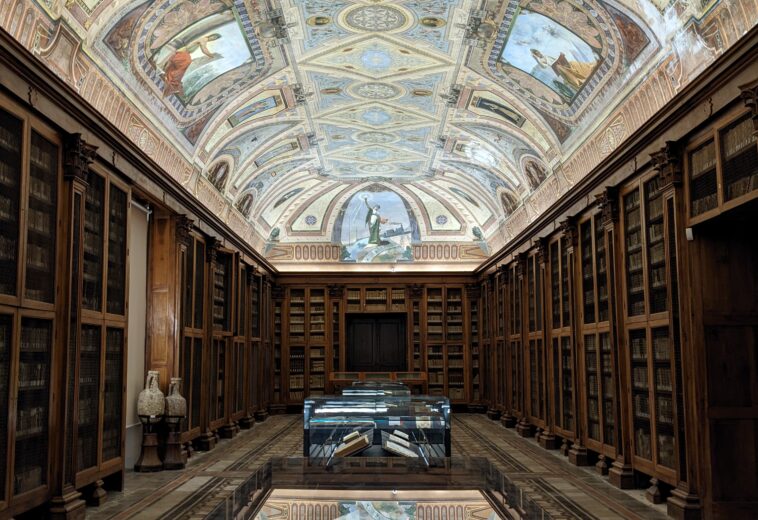 La Biblioteca Diocesana di Molfetta: una “teca” per 60 mila volumi