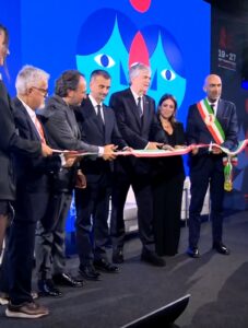 Il taglio del nastro